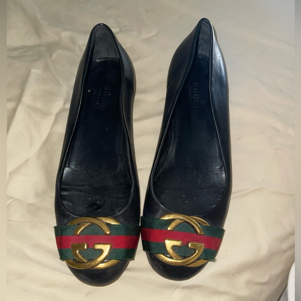 Gucci Black Leather flats with Logo